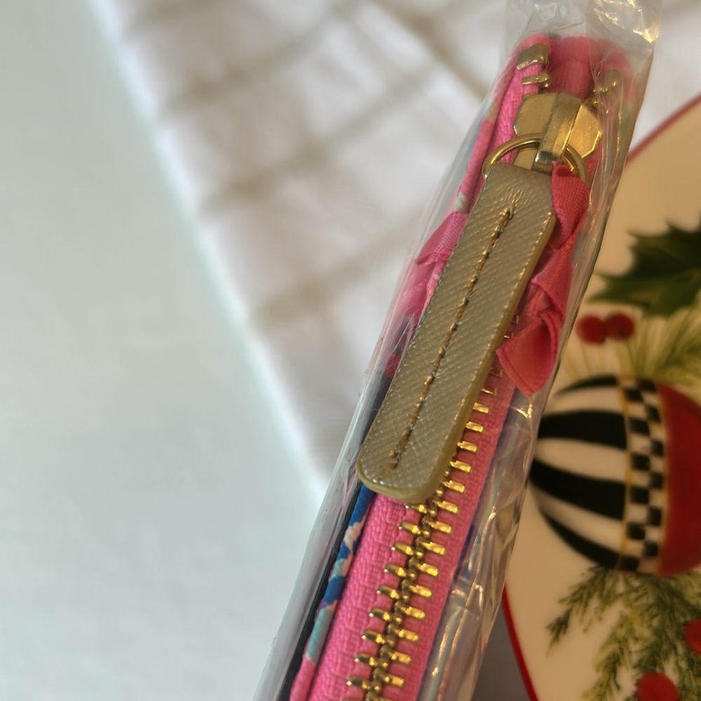 Lilly Pulitzer Splendor in the Sand Brand New  Tech Pouch - Picture 5 of 16